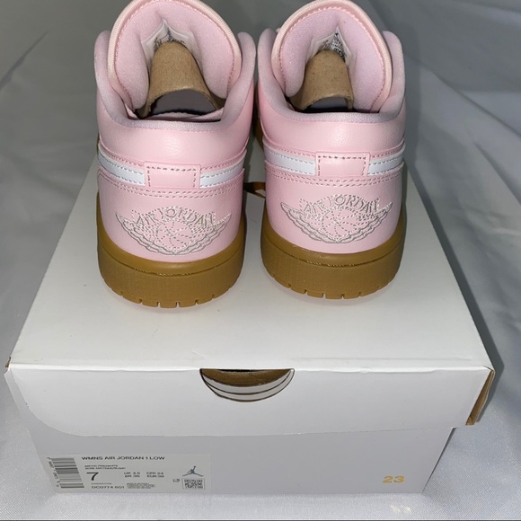 Women’s Nike Air Jordan 1 Low Pink Gum Size 7 New - Picture 4 of 4